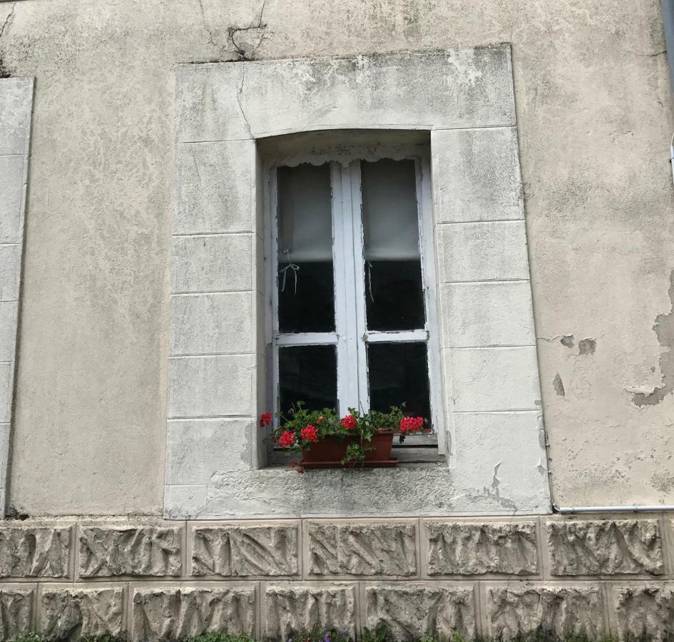 Le Petit Logement Appartement Pre-en-Pail-Saint-Samson Buitenkant foto